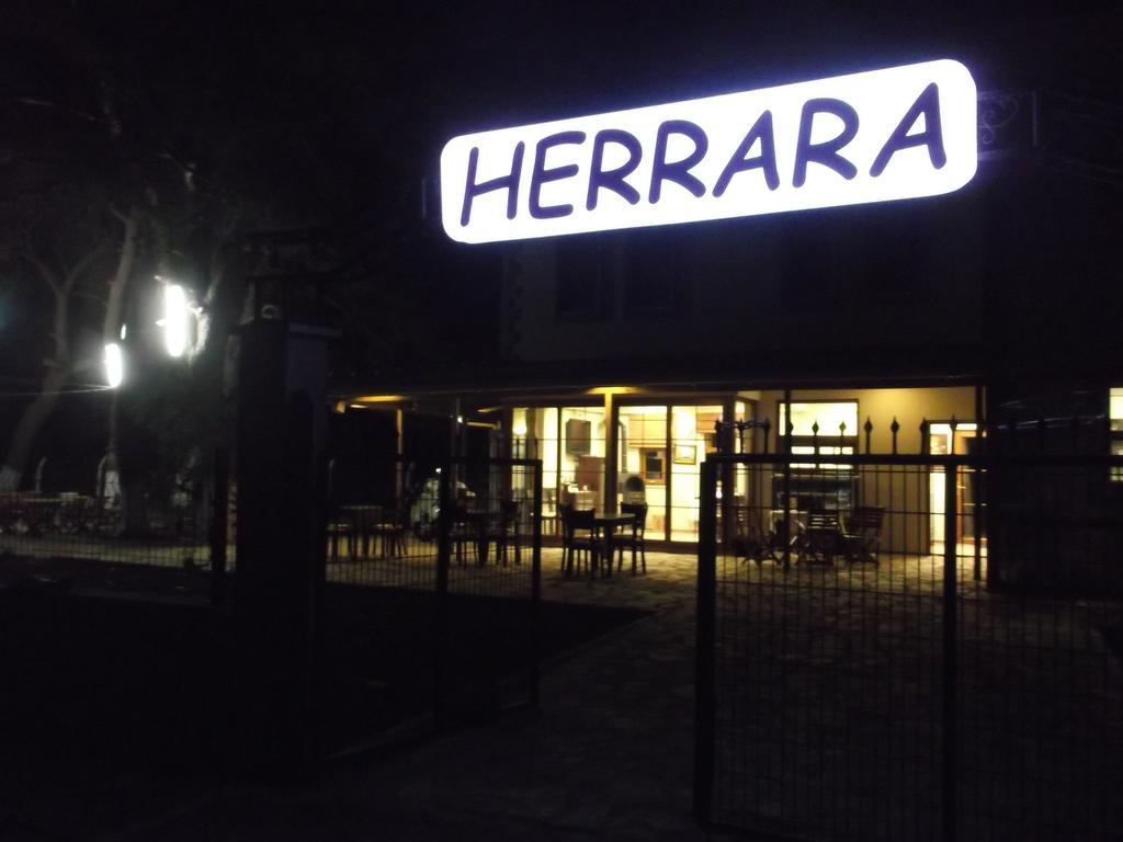 Geyikli Herrara Buitenkant foto