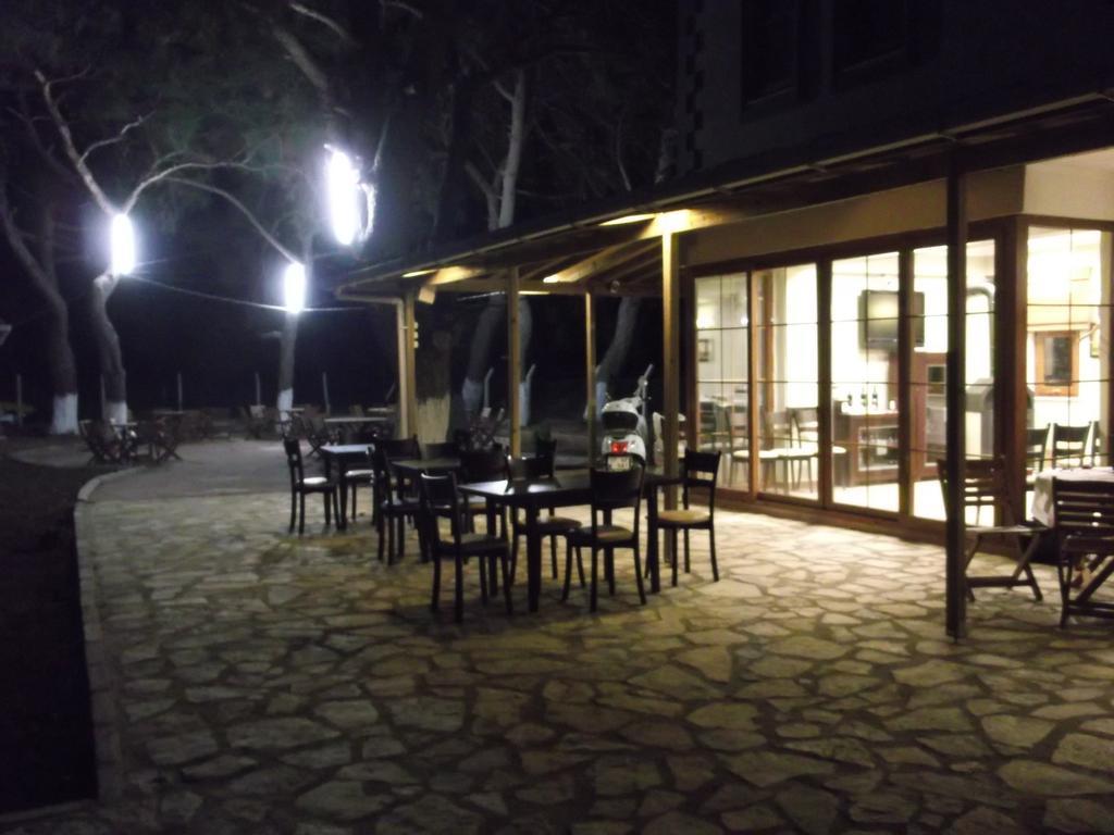 Geyikli Herrara Buitenkant foto
