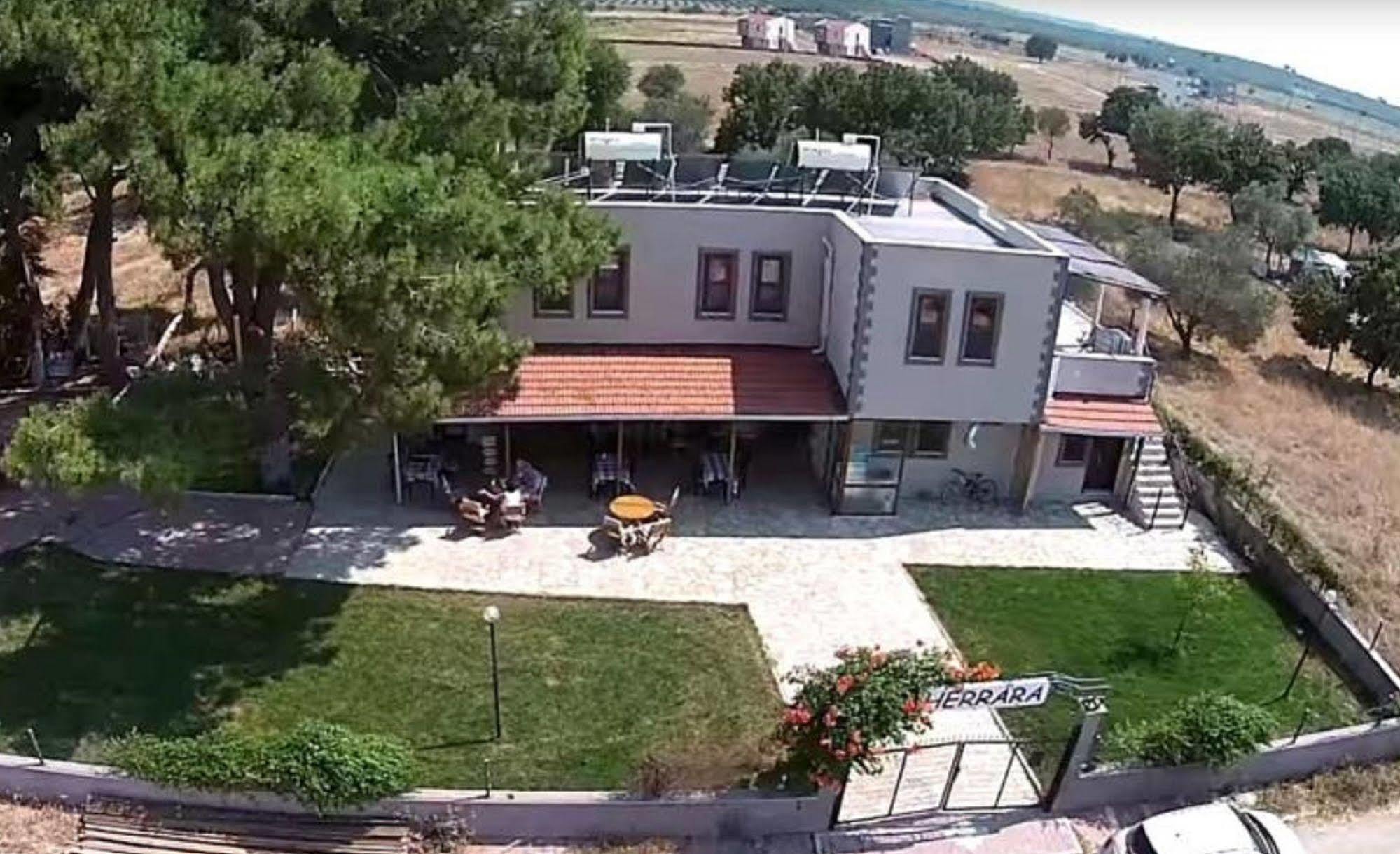 Geyikli Herrara Buitenkant foto